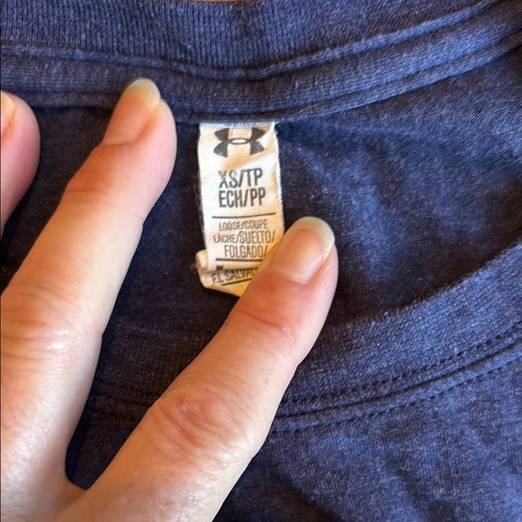 Under Armour Women’s Navy Blue T-Shirt, XS - Picture 3 of 3